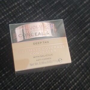 New makeup revolution ultimate coverage concealer Deep Tan